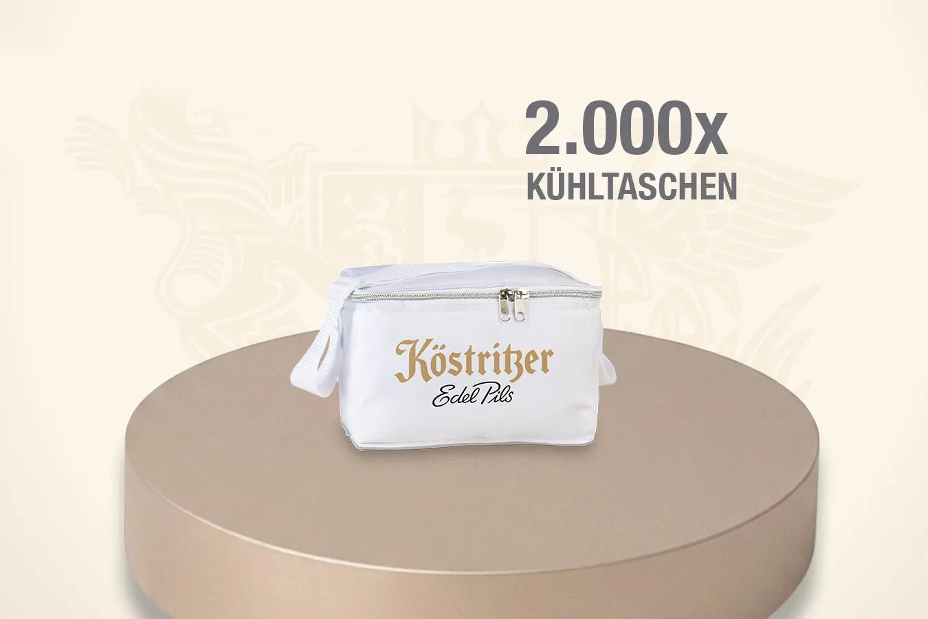 Illustration mit einer Köstritzer Kühltasche und Text: 2000x Kültaschen.