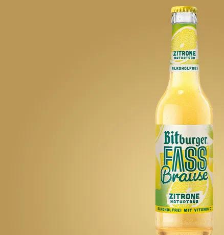 Flasche mit grün-gelbem Etikett und Aufschrift: Fassbrause Zitrone naturtrüb.