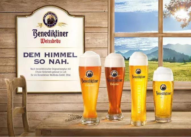 Ein Werbefoto der Biermarke Benediktiner Weissbräu.